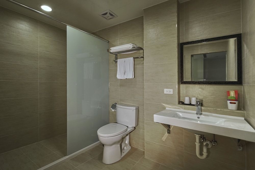 M Hotel Business Room, No Windows 4