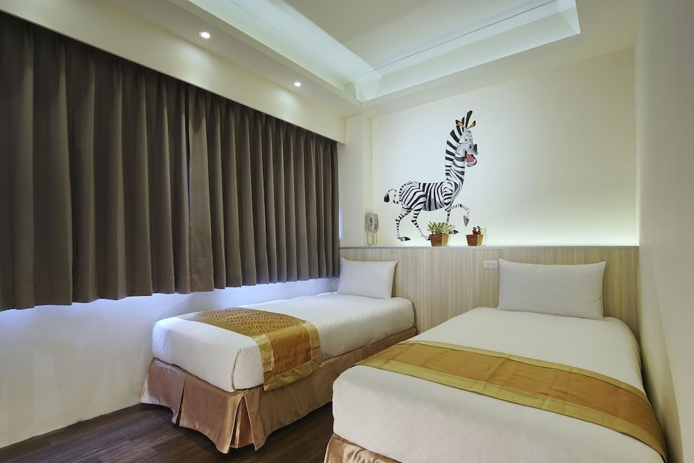 M Hotel Standard Room 2