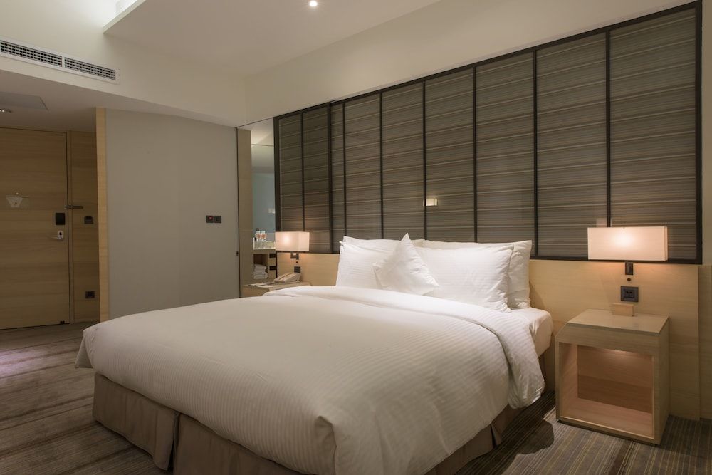 Comfort Room, 1 King Bed, No Windows