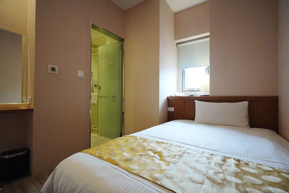 undefined York Hotel 7