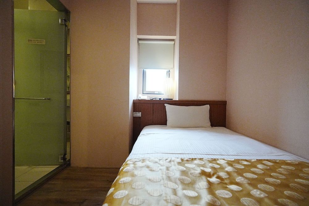 undefined York Hotel 8