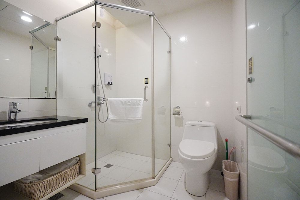 York Hotel Standard Twin Room 4