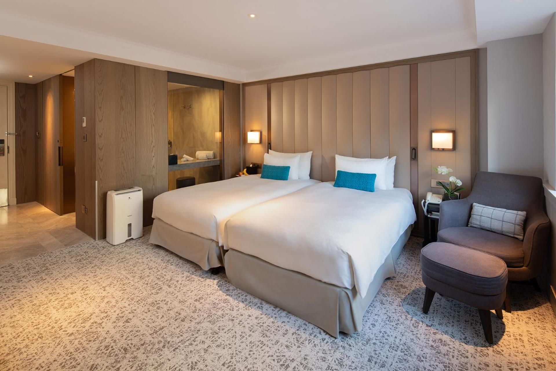 Premier Twin Room with VIP Lounge