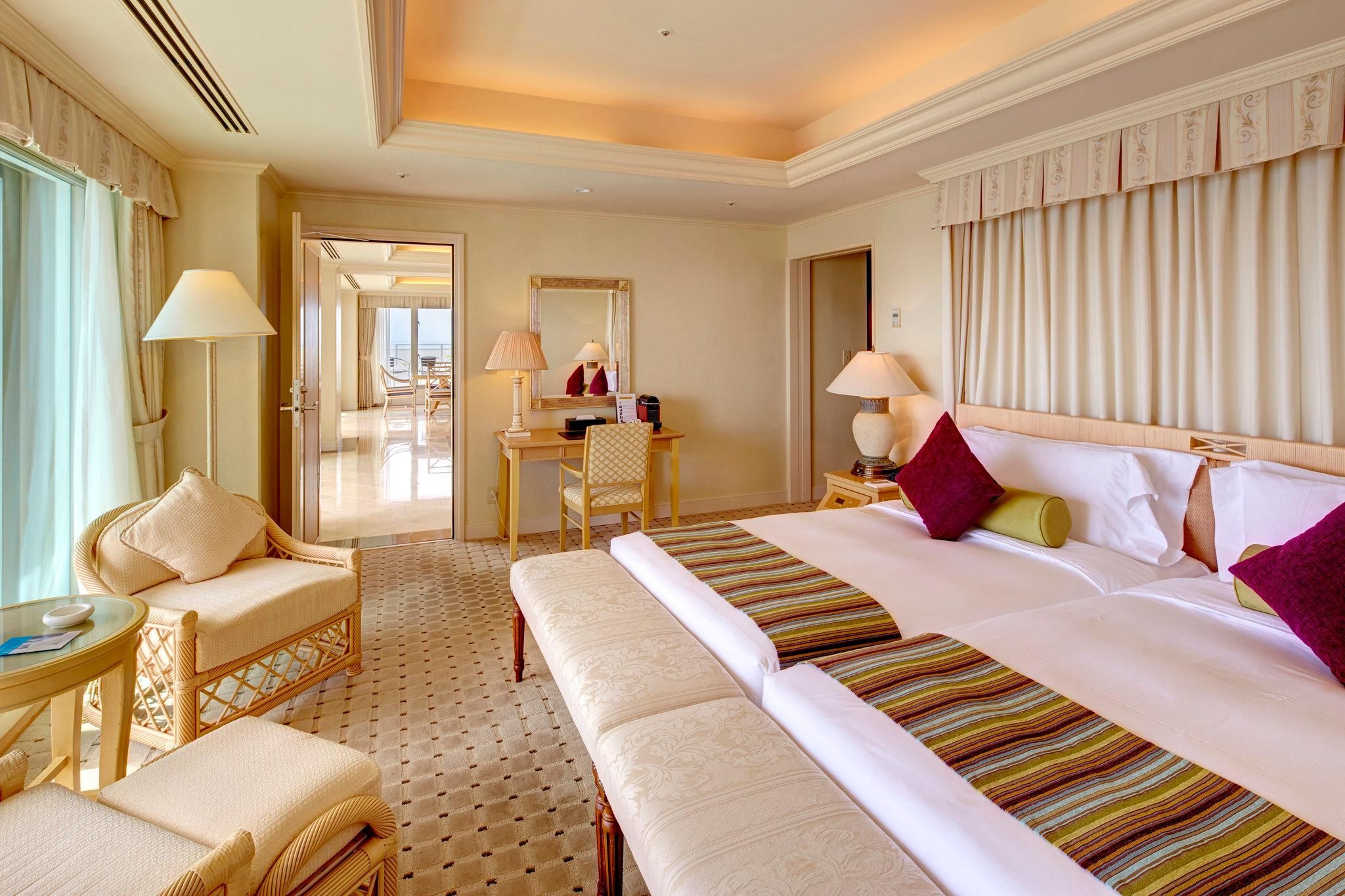 Deluxe Tower Spa Suite
