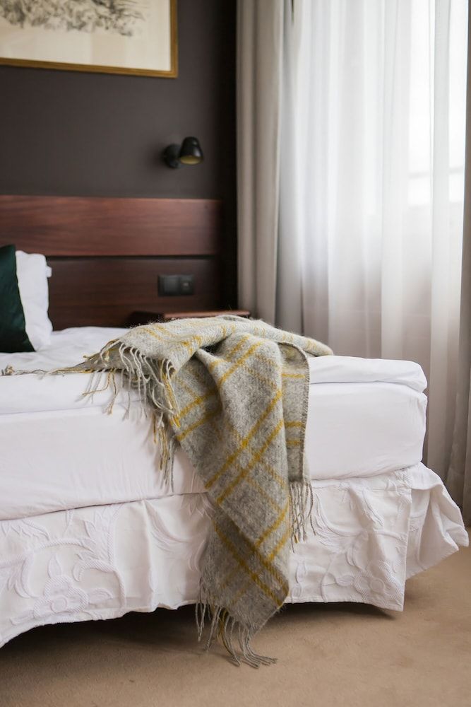 Single Room, Balcony