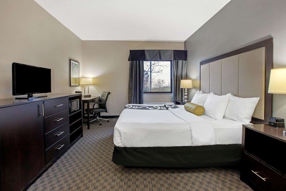 Room, 1 King Bed, Non Smoking