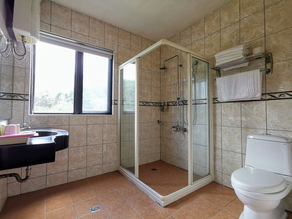 Peach Villa Standard Quadruple Room 16