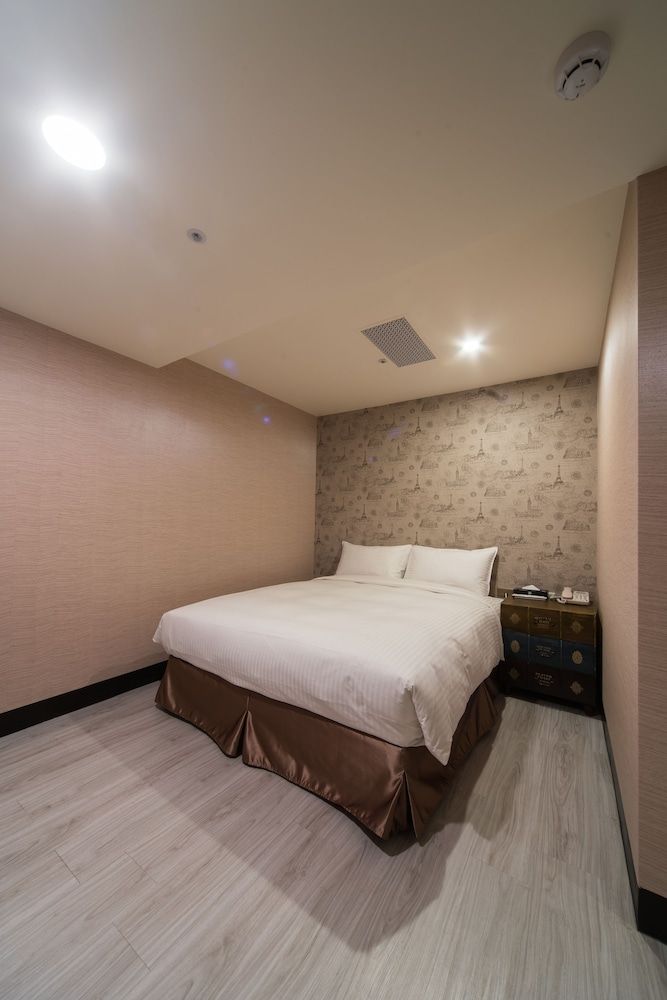 Hotel Fun - Linsen Branch Economy Double Room, No Windows 2