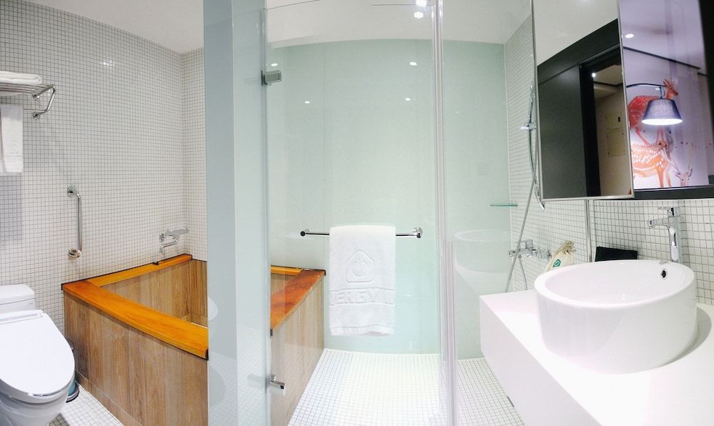 undefined Energy Inn 3