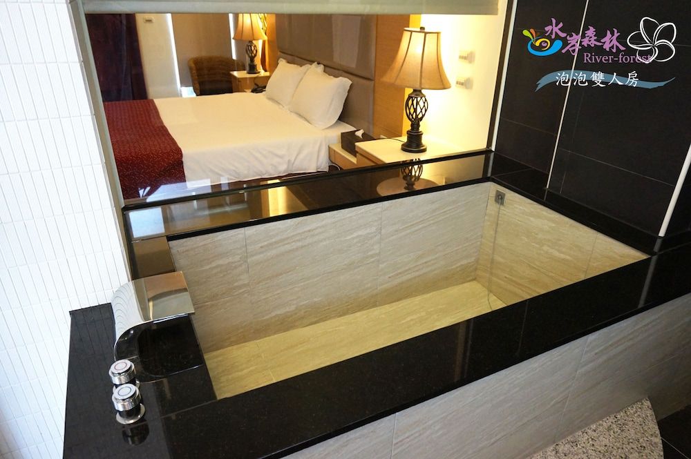 River Forest Leisure Farm Comfort Double Room 2