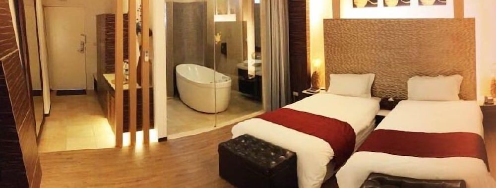 River Forest Leisure Farm Basic Double Room 4