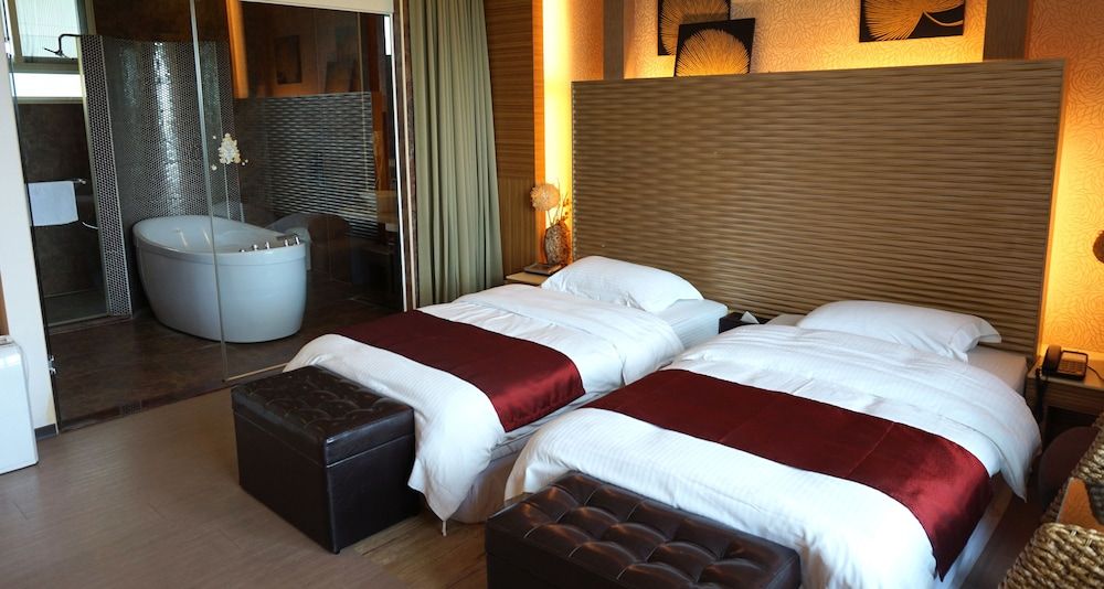 River Forest Leisure Farm Basic Double Room