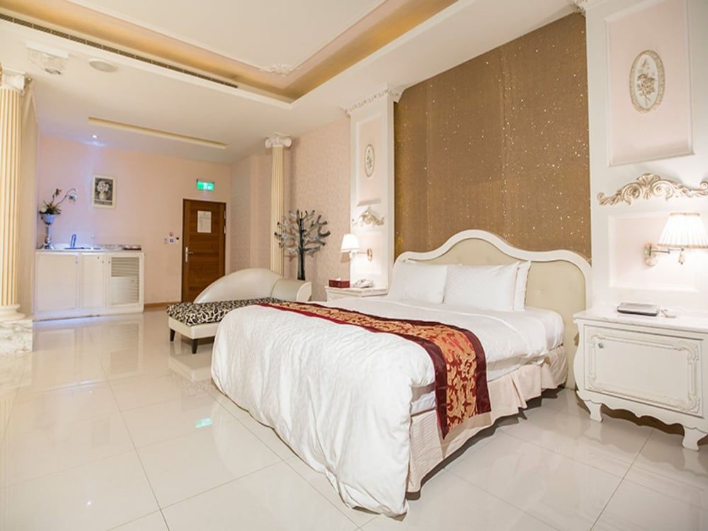 Exclusive Double Room, 1 King Bed, Jetted Tub