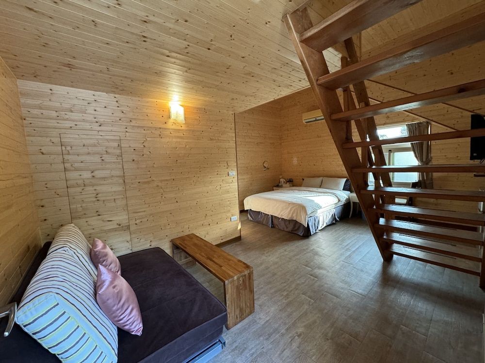 Runners' House Taitung Gallery Room, 2 Double Beds, Mezzanine 4