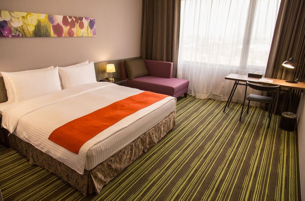 HOYA Resort Hotel Kaohsiung Deluxe Double Room 2