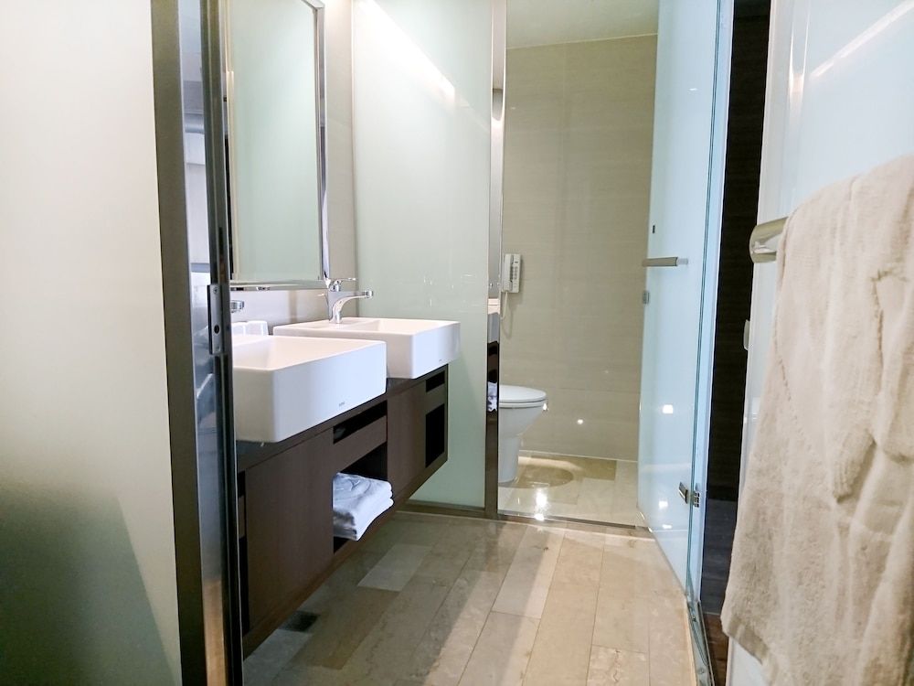 Century Hotel Taoyuan Elite Quadruple Room, Multiple Beds 5