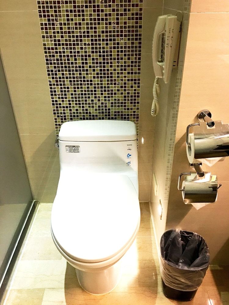 Century Hotel Taoyuan Luxury Twin Room 4