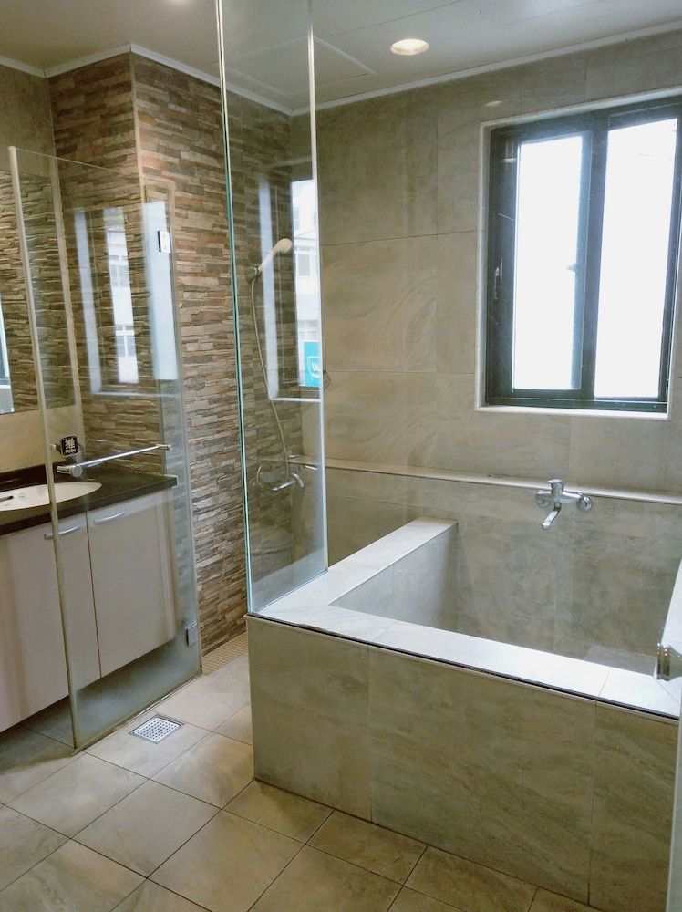 Harbor Elite Hotel Superior Double Room, Bathtub (Do not accept Taiwan Traveler Card) 3