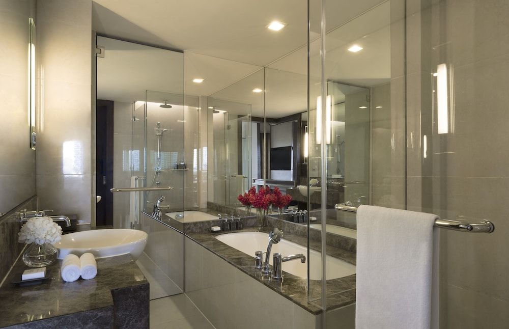 Anantara Riverside Bangkok Resort Deluxe Room 6