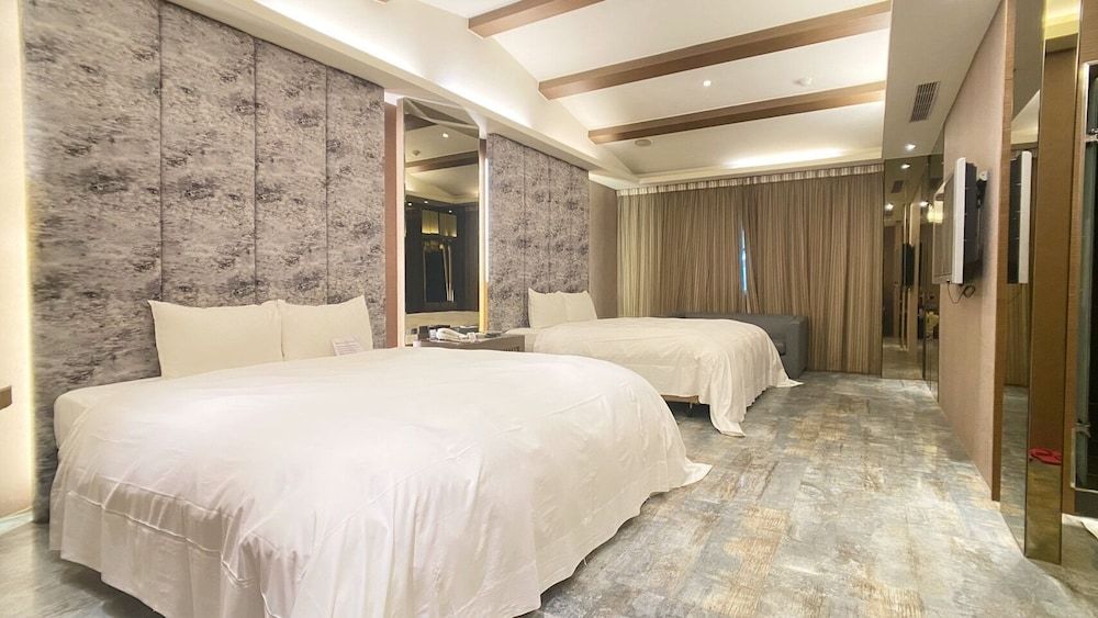 Family Room (no parking)