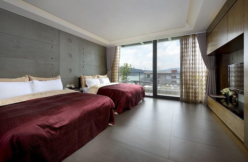 LakeView Homestay Quadruple Room, Lake View 4