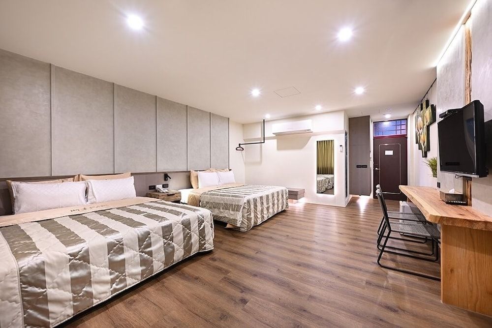 LakeView Homestay Quadruple Room 5