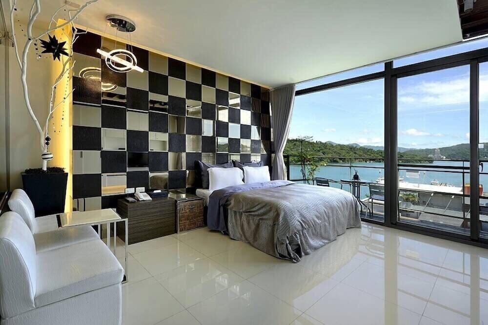 LakeView Homestay Superior Double Room, Lake View 3