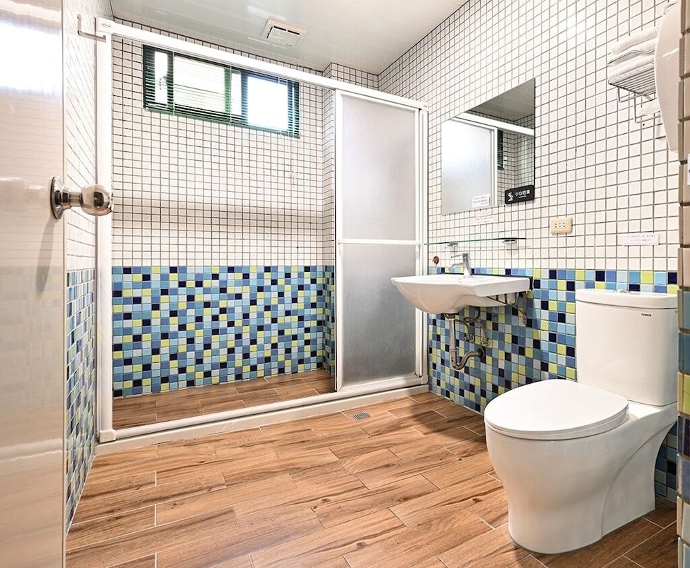 LakeView Homestay Quadruple Room 8