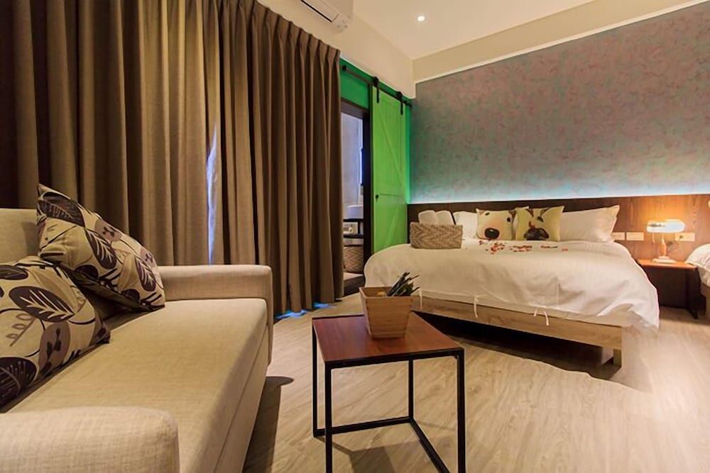 Book5 Family Quadruple Room 4