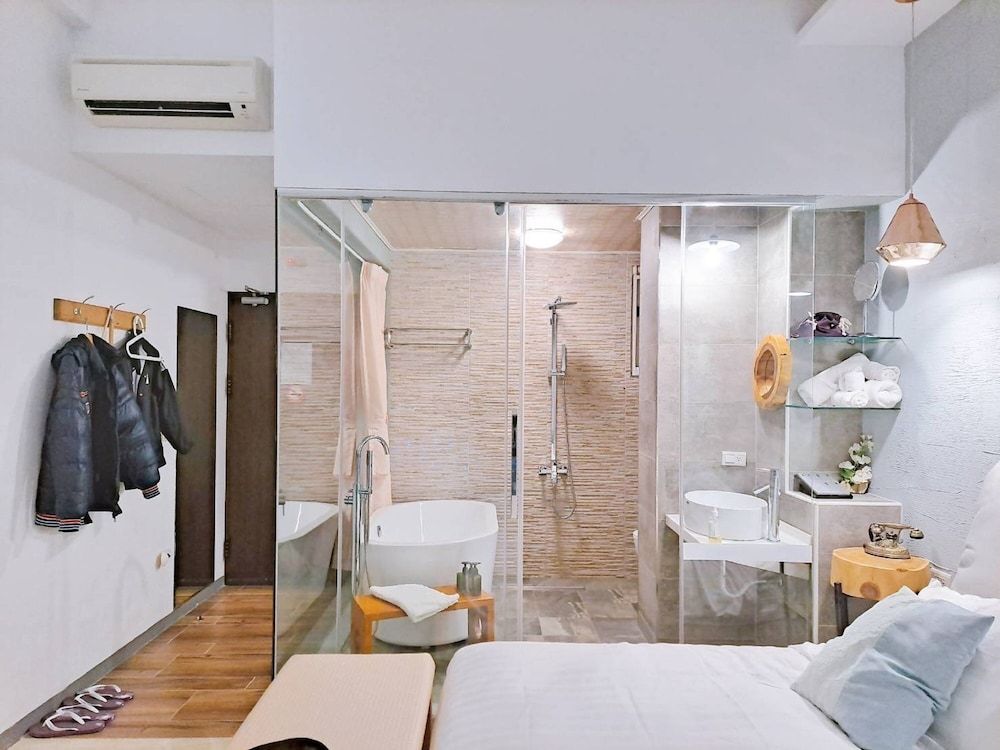 La Fleur B&B Deluxe Double Room (2) 4