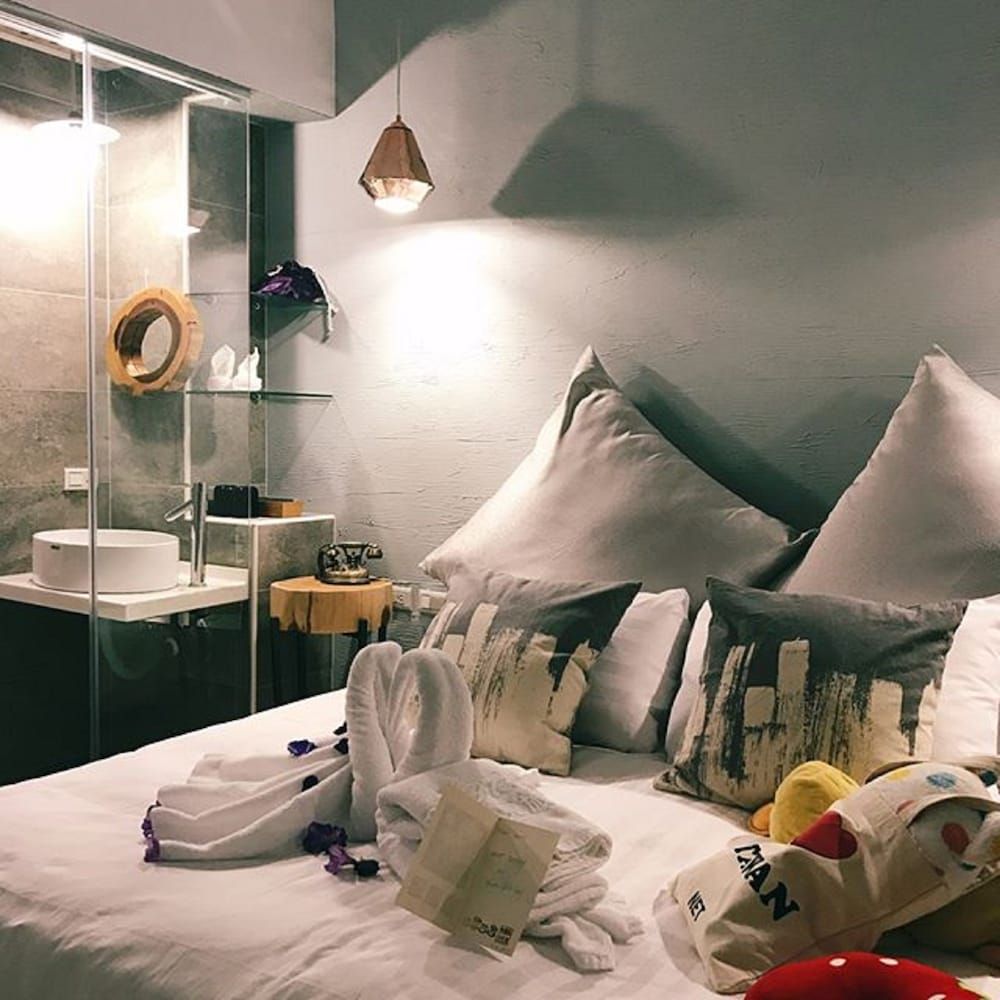 La Fleur B&B Deluxe Double Room (2)