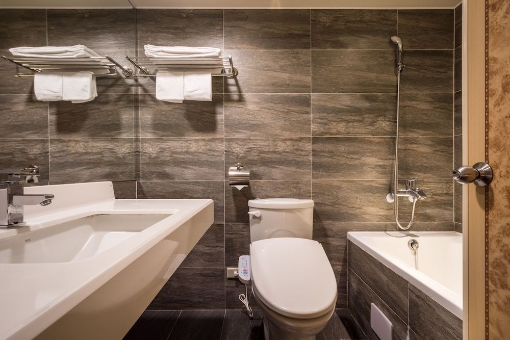 Golden Home Hotel Quadruple Room 9