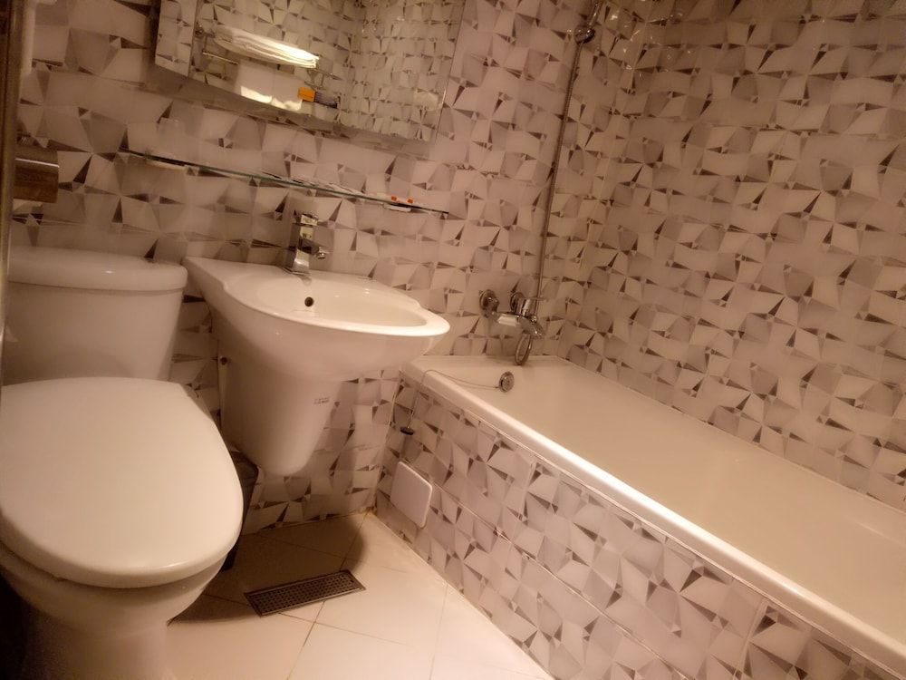 undefined Golden Home Hotel 6