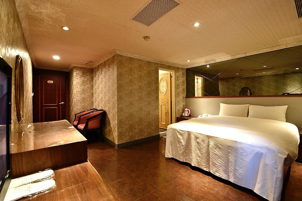 undefined Golden Home Hotel 9