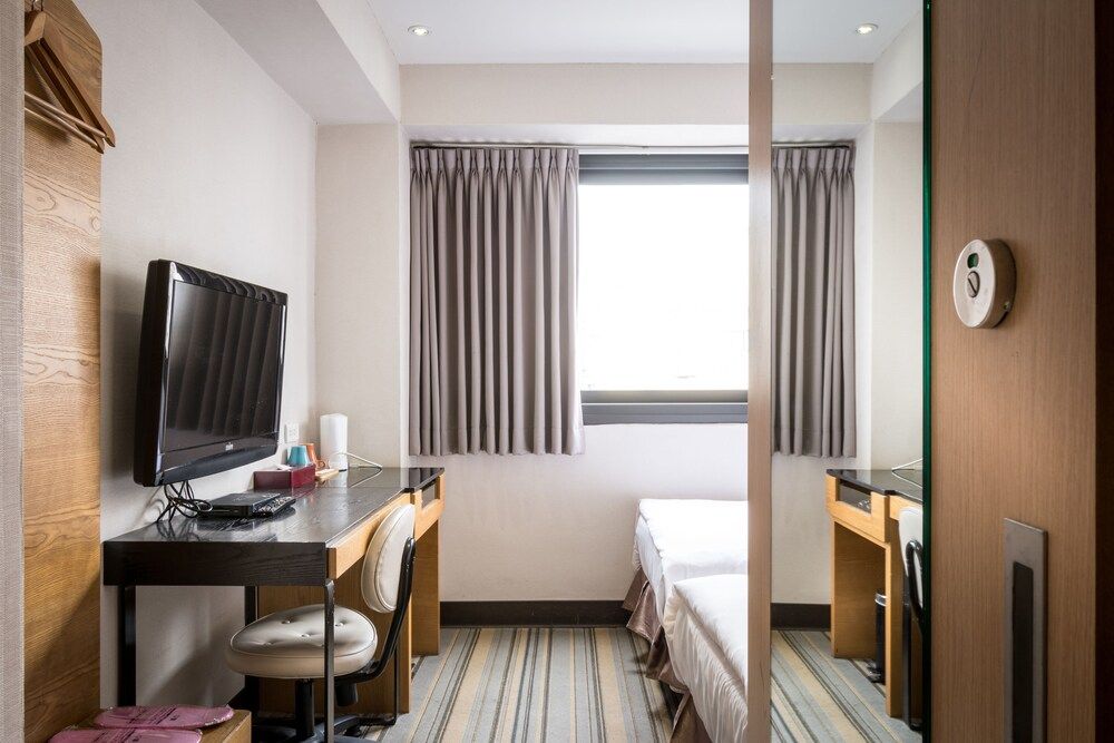 Country Garden Hotel Standard Twin Room, 2 Bedrooms (Same Floor) 2