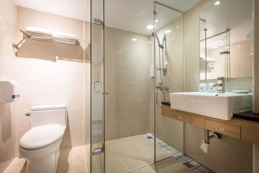 Country Garden Hotel Standard Double Room, 1 Double Bed, Private Bathroom 3