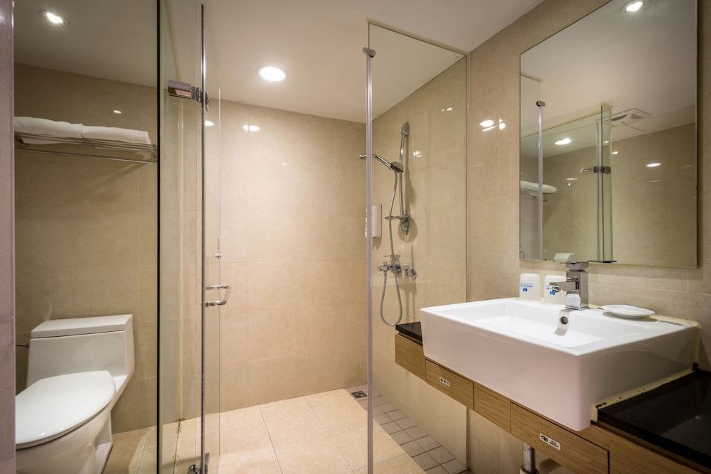 Country Garden Hotel Standard Twin Room, 2 Bedrooms (Same Floor) 5