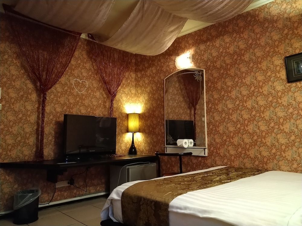 Basic Double Room (Tulip)