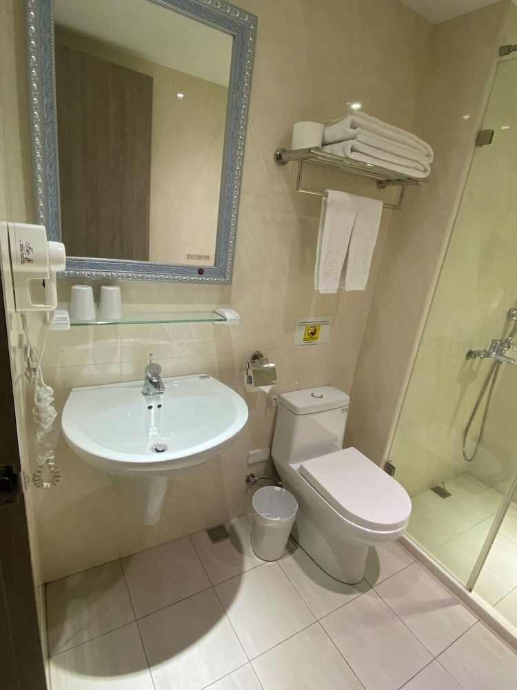 The Koos Hotel Dahu Standard Twin Room 12