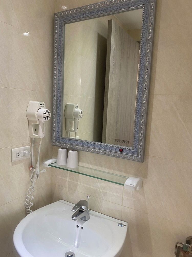 The Koos Hotel Dahu Standard Twin Room 13