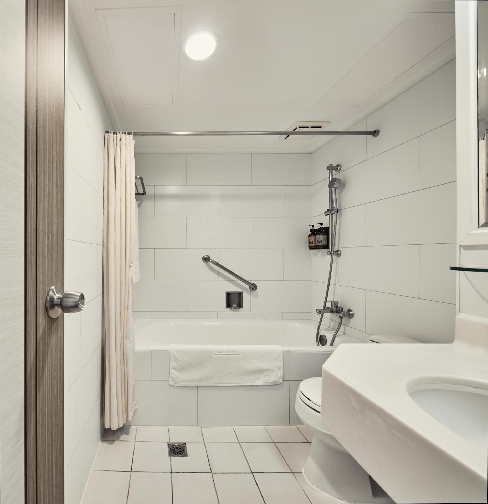 Family Room for 4 People - Non-Smoking