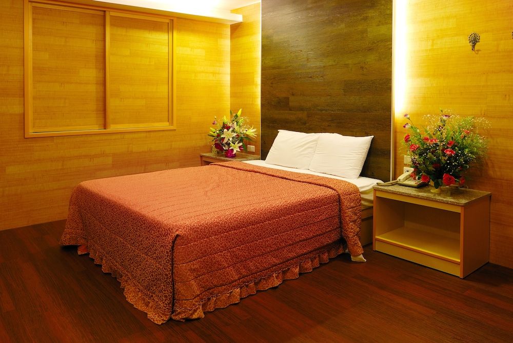 Empire Hotel Standard Double Room, Mountain View