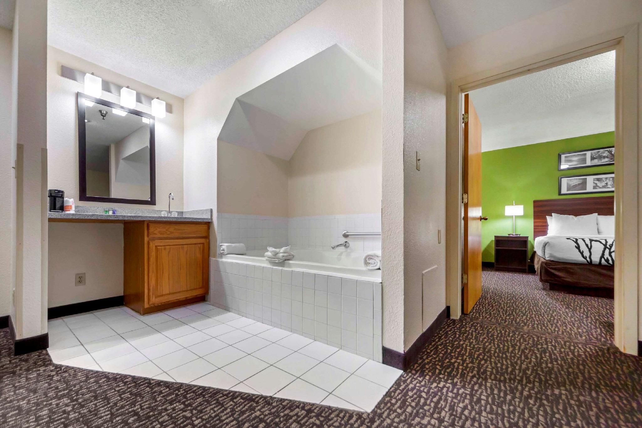 undefined Sleep Inn & Suites Omaha Airport 4