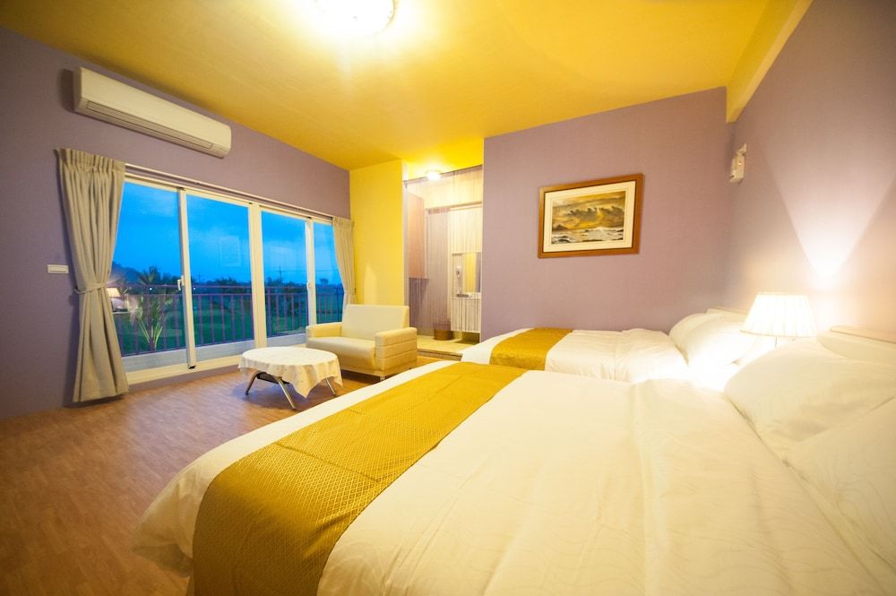 Barefoot and Breakfast Comfort House, 4 Bedrooms, Balcony, Mountain View 8