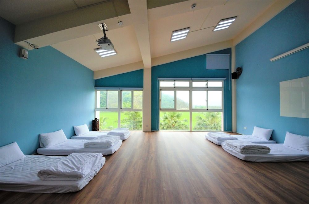 Barefoot and Breakfast Comfort House, 4 Bedrooms, Balcony, Mountain View 2