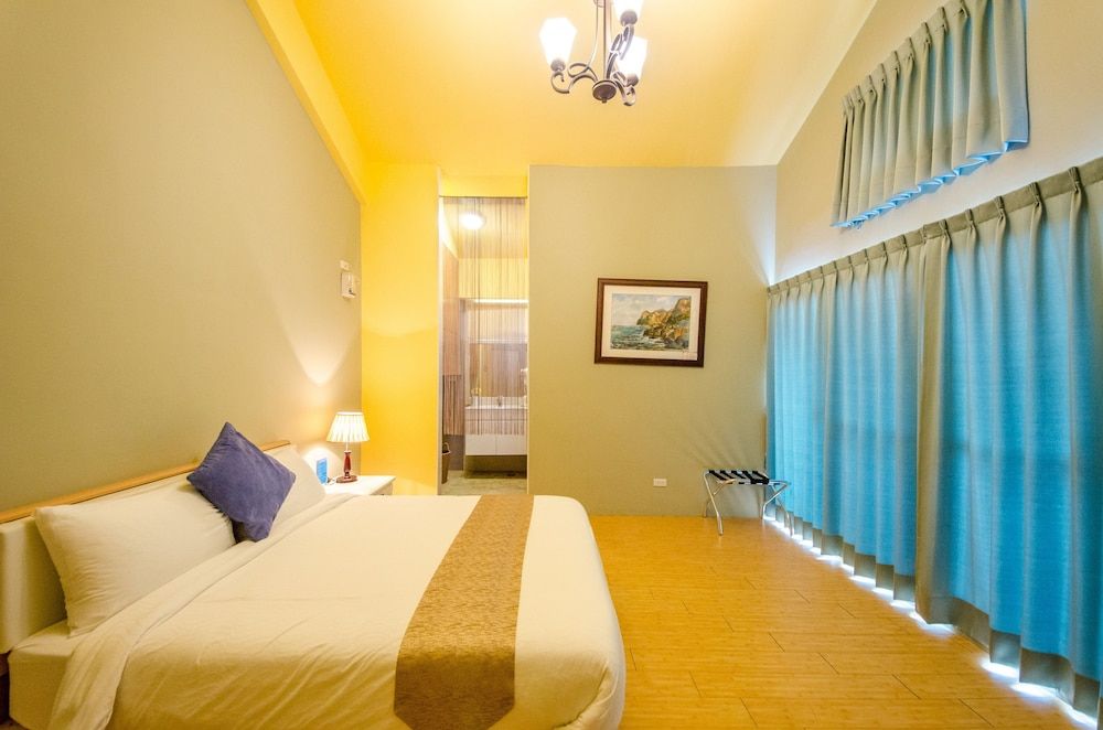 Barefoot and Breakfast Double Room, 1 Bedroom, Balcony, Mountain View 8