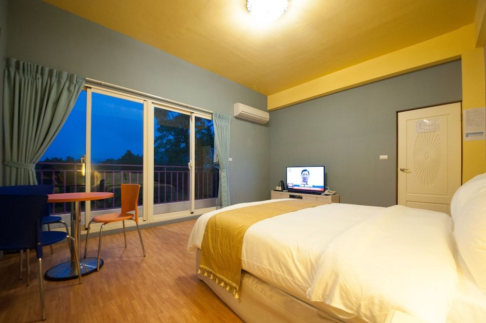 Barefoot and Breakfast Comfort House, 4 Bedrooms, Balcony, Mountain View 3