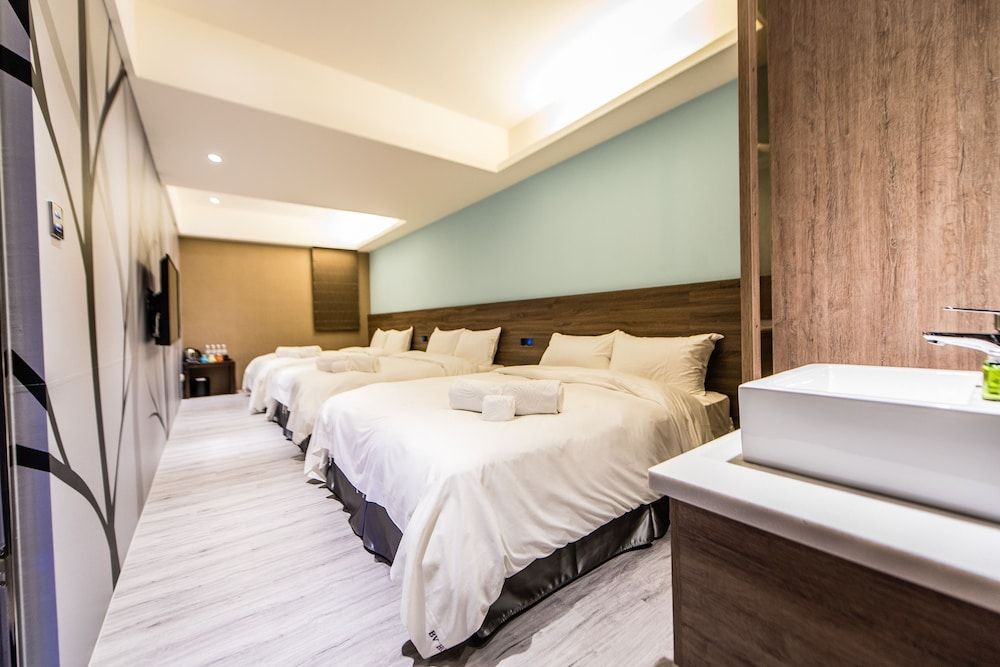 Six Fukun Hotel Family Room 3