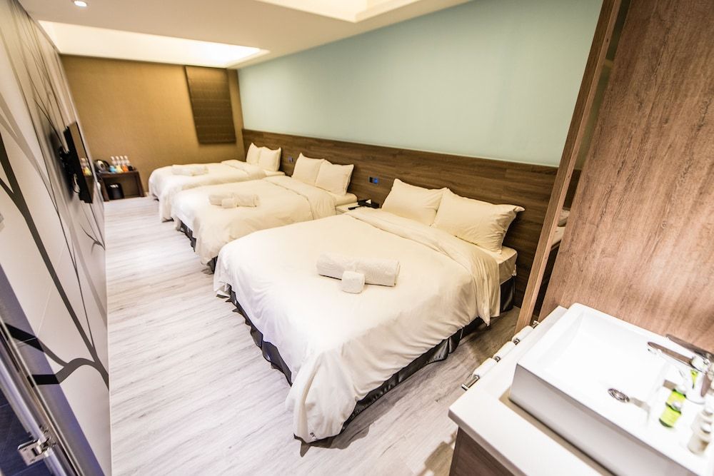 Six Fukun Hotel Family Room 2