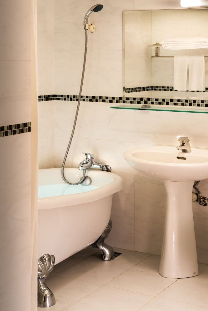 Shin Shih hotel Deluxe Double Room 5